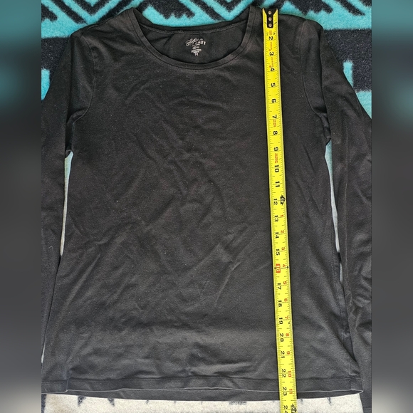 Women's Old Navy Softest Long Sleeve T-Shirt Medium - Picture 2 of 5